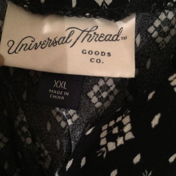 Universal Threads plus size Hi Lo Cropped Top - Picture 4 of 6